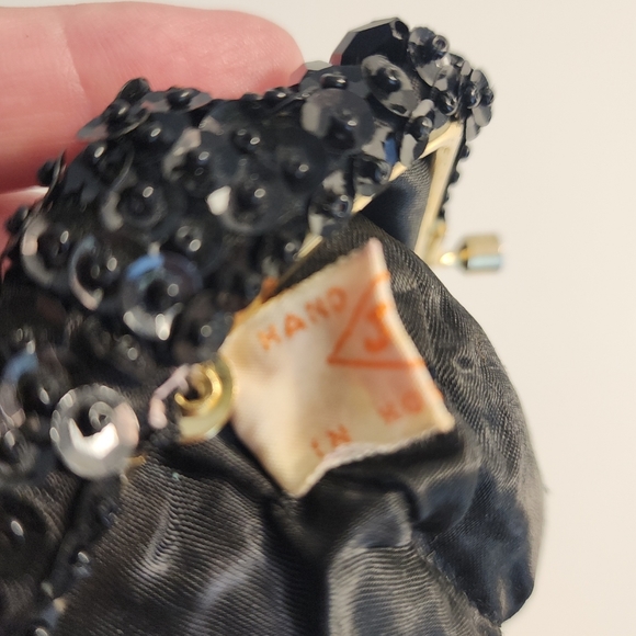 Vintage Handmade in Hong Kong JEM Black Beaded Coin Purse, gold clasp closure. - Picture 8 of 11